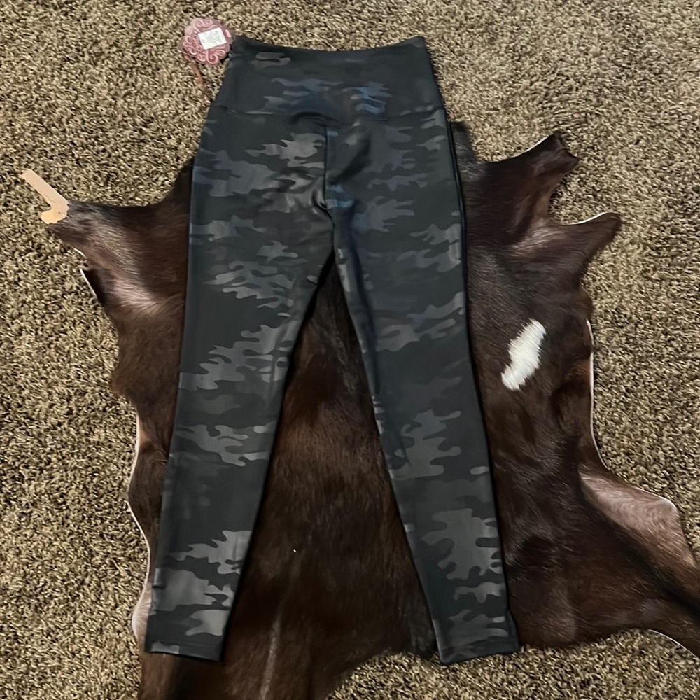Womens camo leather leggings
